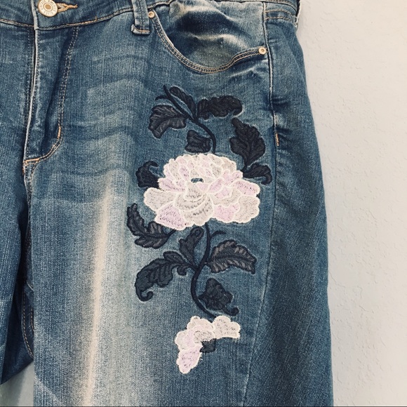Vintage America, flower detailed blue jeans - Picture 2 of 6
